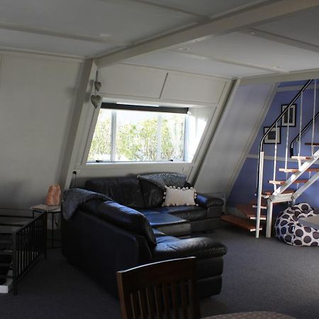 Classic A-Frame On Milford Те-Анау Экстерьер фото